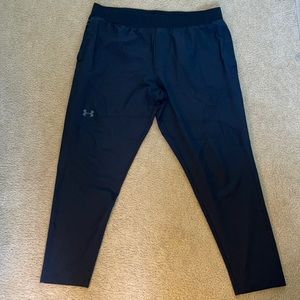 Black Fitted Under Armor men’s pants